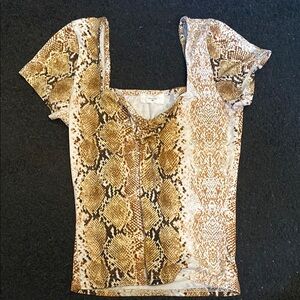 🔮 5 for $20 🔮 Brown snake print crop top